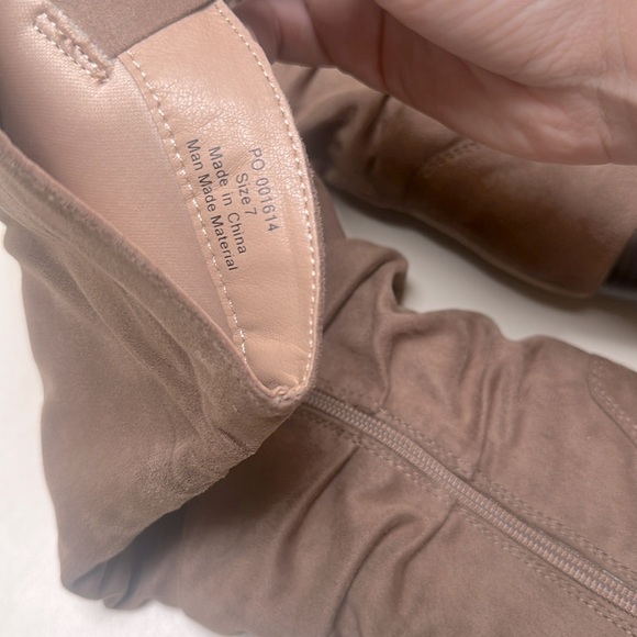 🆕 JOURNEE COLLECTION ANEIL KNEE-HIGH BOOTS IN FAUX SUEDE Taupe Suede Size 7 - Picture 11 of 13